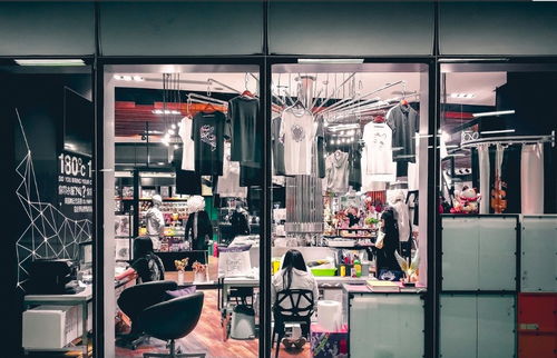 服裝批發(fā) 全國(guó)也只有這個(gè)地方價(jià)格最低 低到按斤賣