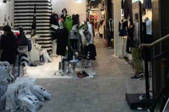 他海外創(chuàng)業(yè)服裝批發(fā),照樣發(fā)家致富