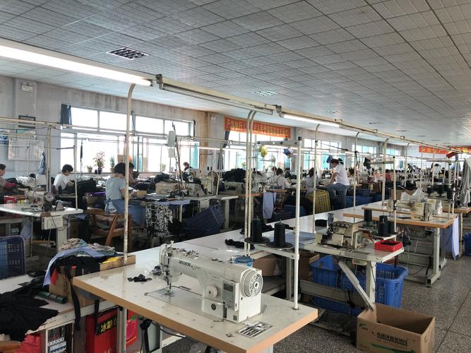 一個(gè)都不能少&mdash;&mdash;東北一家民營服裝廠的暖心故事 - 封面新聞