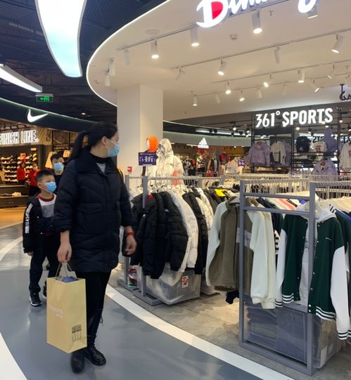 周口春節(jié)服裝市場銷售火爆，服裝輔料同步走俏